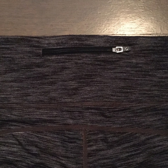 GAP Fit Exercise Leggings with Back Zipper Pocket - Picture 2 of 7